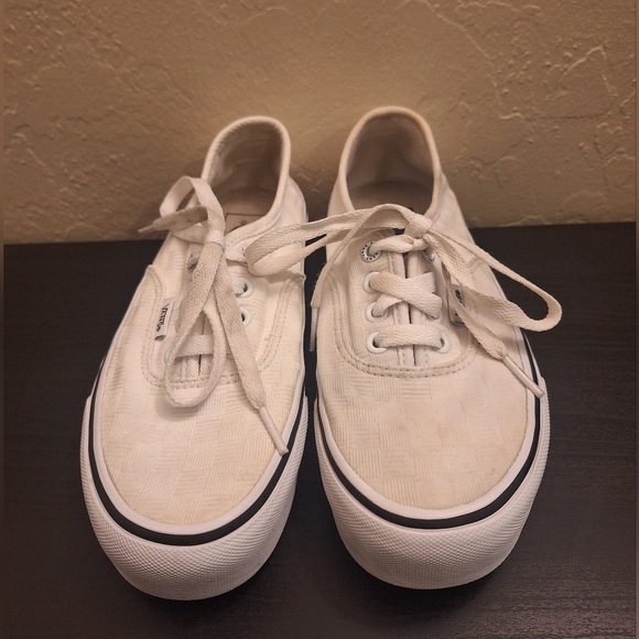 White vans - Picture 5 of 5